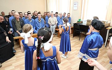 Андрей Хапочкин поздравил героев СВО с Днём Защитника Отечества