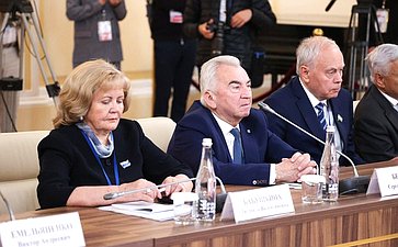 Встреча Председателя СФ Валентины Матвиенко и Председателя Совета Республики Национального собрания Республики Беларусь Натальи Кочановой с руководителями органов государственной власти субъектов Российской Федерации и регионов Республики Беларусь