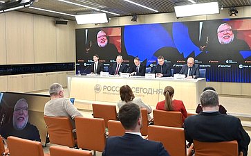 В пресс-центре медиагруппы «Россия сегодня» Сахамин Афанасьев принял участие в пресс-конференции, посвященной вопросам развития Арктики