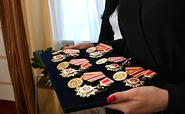 Александр Ролик совместно с главой Владивостока Константином Шестаковым провел встречу с проживающими в столице Приморья ветеранами — участниками боев с милитаристской Японией в августе-сентябре 1945 года
