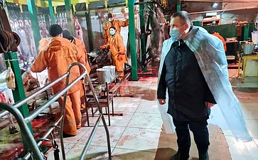 Денис Гусев в рамках поездки в регион посетил сельскохозяйственные производственные кооперативы Заполярного района