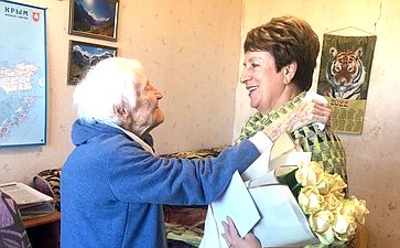 Екатерина Алтабаева побывала в гостях у Елизаветы Ивановны Рожковой и поздравила её со 104-м Днём Рождения