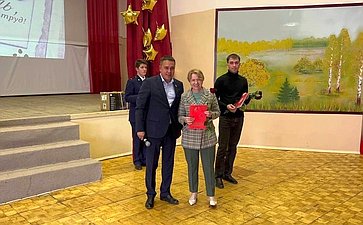 Айрат Гибатдинов поздравил учителей города Ульяновска с профессиональным праздником