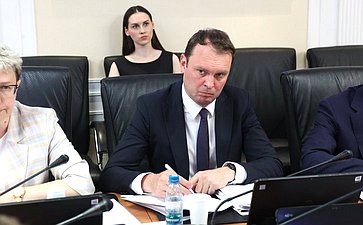 Совещание Комитета СФ по экономической политике «Снижение уровня износа инженерной инфраструктуры. Меры по привлечению инвестиций в сферу теплоснабжения»