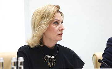 Инна Святенко