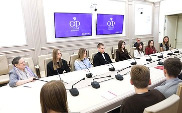 Встреча Анатолия Артамонова со студентами Государственного университета управления