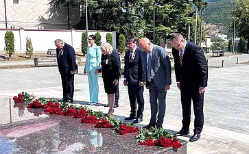 Делегации Совета Федерации приняла участие в праздничных мероприятиях по случаю 15- летия признания независимости Республики Южная Осетия