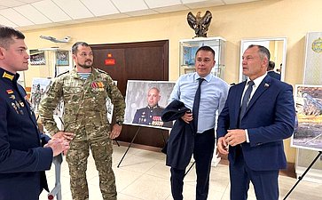 В Рязанском воздушно-десантном училище состоялось открытие фотовыставки «Герои Гостомеля»