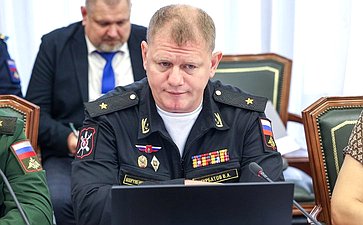 Круглый стол Комитета СФ по обороне и безопасности совместно с Комитетом СФ по социальной политике на тему «О деятельности государственных органов по поиску погибших, пропавших без вести и освобождению попавших в плен участников СВО»