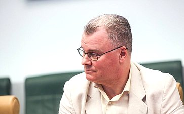 Совещание Комитета Совета Федерации по экономической политике «Импортонезависимость в сфере информационных технологий: лучшие практики разработки и использования российского программного обеспечения»