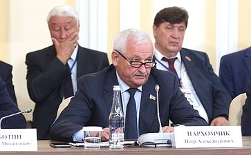 Встреча Председателя СФ Валентины Матвиенко и Председателя Совета Республики Национального собрания Республики Беларусь Натальи Кочановой с руководителями органов государственной власти субъектов Российской Федерации и регионов Республики Беларусь