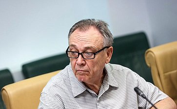 Совещание Комитета Совета Федерации по социальной политике совместно с Комитетом Совета Федерации по экономической политике