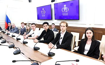 Встреча Натальи Мельниковой с активистами молодежного землячества Псковской области