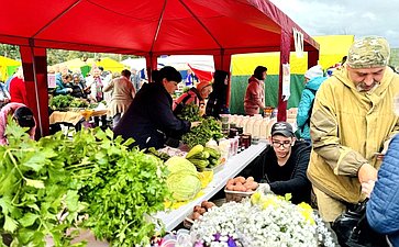 Татьяна Сахарова открыла сельскохозяйственную ярмарку в Мурманской области