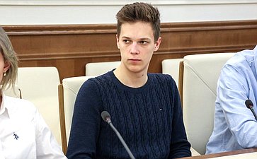 Встреча Натальи Мельниковой с активистами молодежного землячества Псковской области