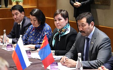 15-й Саммит женщин – председателей парламентов. Встреча Председателя Совета Федерации Валентины Матвиенко с Председателем Великого государственного хурала Монголии Дашзэгвийном Амарбаясгаланом