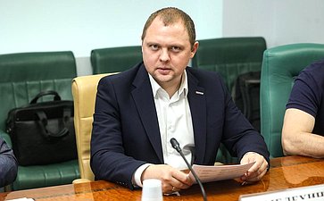 Круглый стол на тему «О создании инфраструктуры, необходимой для развития внутреннего автомобильного туризма в РФ»