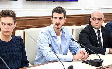 Встреча Натальи Мельниковой с активистами молодежного землячества Псковской области