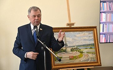 Анатолий Артамонов открыл в Калуге «Губернаторскую библиотеку»