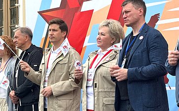 Участники проекта «Поезд Памяти» посетили Петергоф