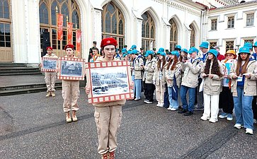 Участники проекта «Поезд Памяти» посетили Петергоф