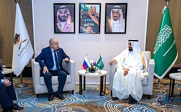 Встреча Ильяса Умаханова с Министром по делам Хаджа и Умры Королевства Саудовская Аравия Тауфиком ар-Рабиа