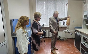 Ольга Бас и Дарья Лантратова в ходе работы в регионе посетили протезно-ортопедический завод