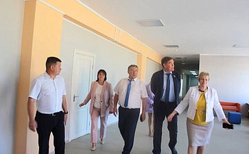 Александр Савин посетил общеобразовательную школу в с. Трубино после завершения в ней капитального ремонта