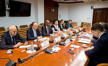 Встреча В. Джабарова с делегацией Управления Верховного комиссара ООН по делам беженцев во главе с директором Департамента Ближнего Востока и Северной Африки А. Авадом