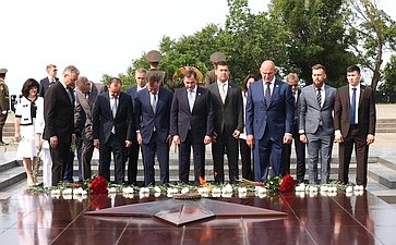 Парламентская делегация возложила цветы к Монументу «Мать Армения»
