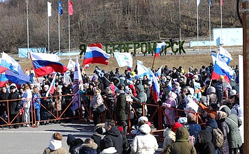 Татьяна Сахарова в рамках рабочей поездки в регион в Североморске приняла участие в концерте-митинге «Za Мир без нацизма!» в поддержку российской армии