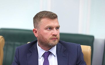 Совещание Комитета Совета Федерации по социальной политике совместно с Комитетом Совета Федерации по экономической политике с участием членов Экспертного совета по туризму