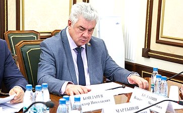 Виктор Бондарев