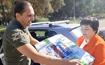 Андрей Хапочкин доставил гуманитарную помощь, собранную сахалинцами, в пункты временного размещения Курской и Белгородской областей