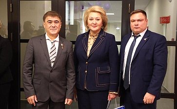 Сенаторы РФ в ходе визита делегации Совета Федерации в Республику Таджикистан провели встречу с российскими учителями, работающими в Таджикистане