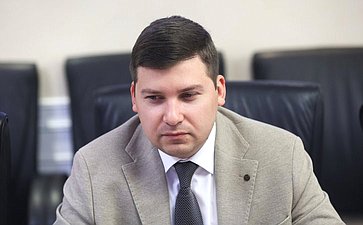 Круглый стол Комитета СФ по социальной политике на тему «Вопросы профессиональной самореализации молодых граждан России: современные вызовы и перспективы»