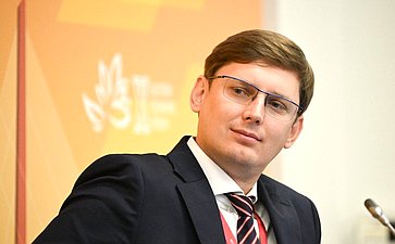 Сессия «Современная пограничная инфраструктура – лучшие инвестиции для государства». X Восточный экономический форум