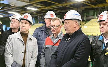 Юрий Борисов и Иван Новиков в рамках работы в регионе посетили предприятия в городе Северодвинске