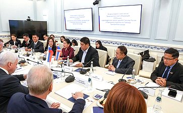 Встреча первого заместителя Председателя СФ Андрея Яцкина с руководителем группы дружбы Таиланд-Россия в Парламенте Королевства Таиланд Пратхум Вонгсаватди