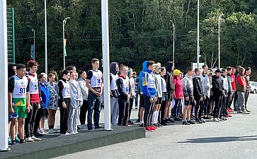 На Камчатке под патронажем сенатора РФ Валерия Пономарева прошёл легкоатлетический кросс, посвященный международному дню студенческого спорта