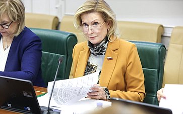 Инна Святенко