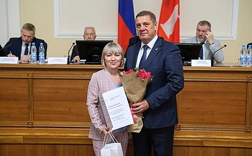 Николай Семисотов вручил благодарственные письма управленцам в преддверии Дня местного самоуправления