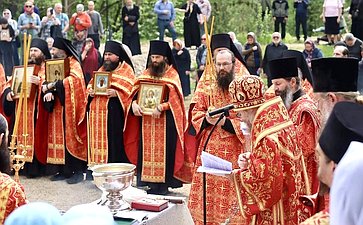 Александр Савин принял участие в освящении нового комплекса на Пафнутьевском источнике в Оптиной пустыни
