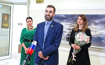 Открытие в Совете Федерации выставки индустриальных пейзажей, посвященной Дню машиностроителя