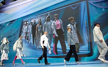 XXVIII Петербургский международный экономический форум (ПМЭФ’25). Показ международного конкурса адаптивной моды «На крыльях»