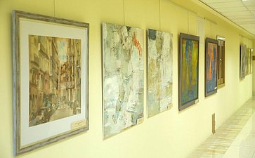Олег Цепкин открыл в Совете Федерации выставку «Магнитка — город трудовой доблести, центр искусства и творчества»