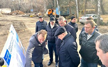 Анатолий Артамонов совершил рабочую поездку в Кавминводы и посетил строительные площадки социальных объектов Кисловодска
