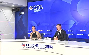 В международном мультимедийном пресс-центре Медиагруппы «Россия сегодня» состоялась пресс-конференция председателя Комитета Совета Федерации по аграрно-продовольственной политике и природопользованию Александра Двойных по итогам работы в весеннюю сессию