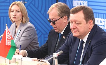 Валентина Матвиенко провела встречу с Председателем Совета Республики Национального собрания Республики Беларусь Натальей Кочановой