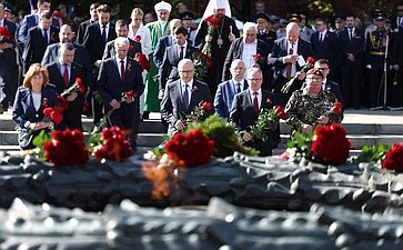 Олег Цепкин принял участие в прошедших в Челябинске торжественных мероприятиях, посвящённых 81-летию Победы